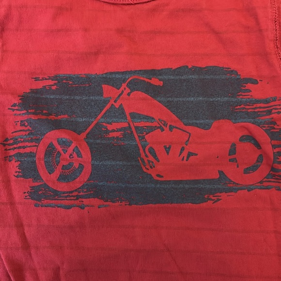 Lot of 2 boys T-Shirts, graphic design, distressed size 4/5 - Picture 4 of 5